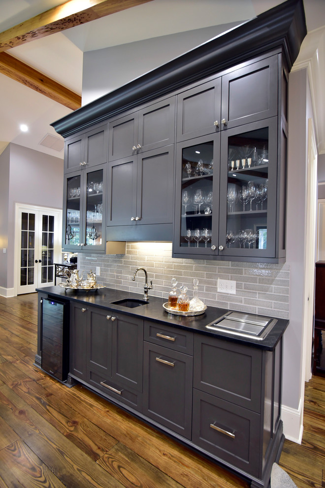 Kitchen - transitional kitchen idea in Atlanta