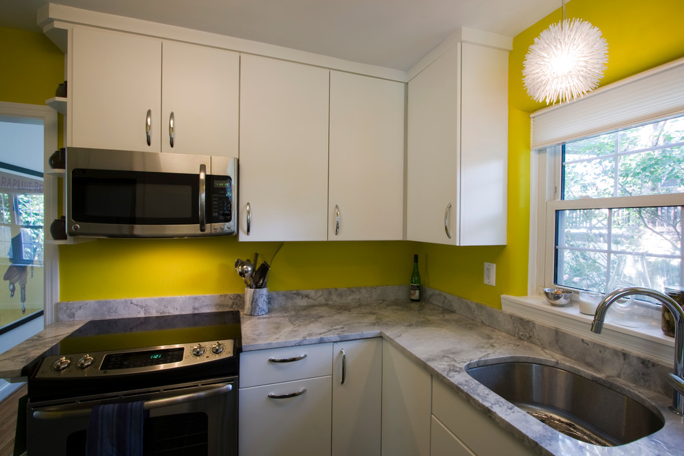 Transitional kitchen photo in DC Metro