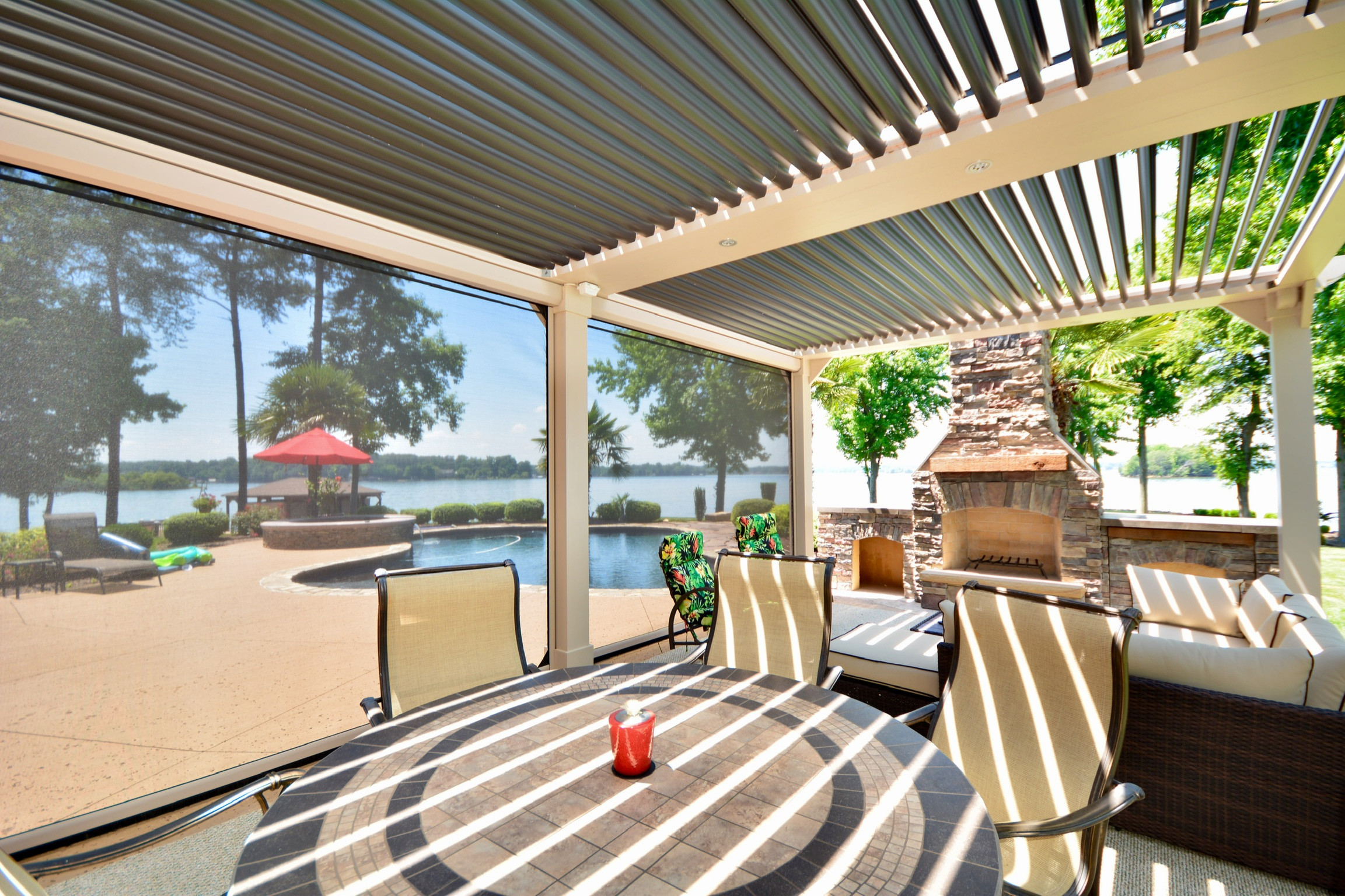 Pergola with Screens