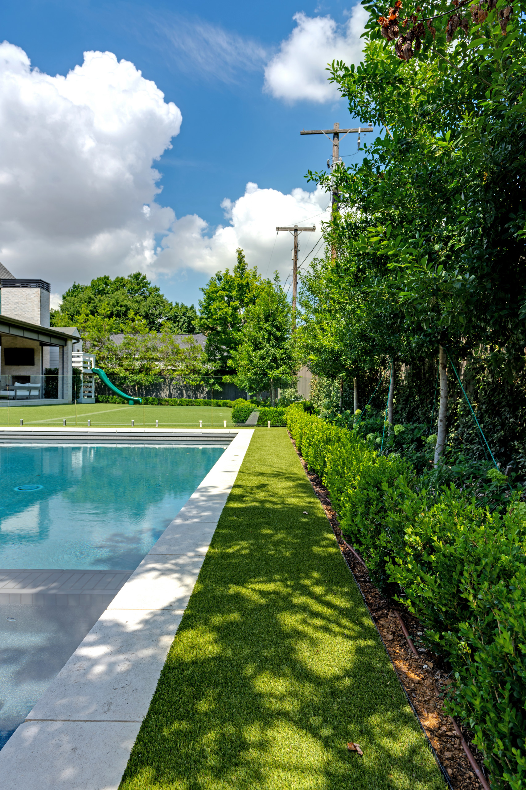 BLUFFVIEW MODERN OASIS