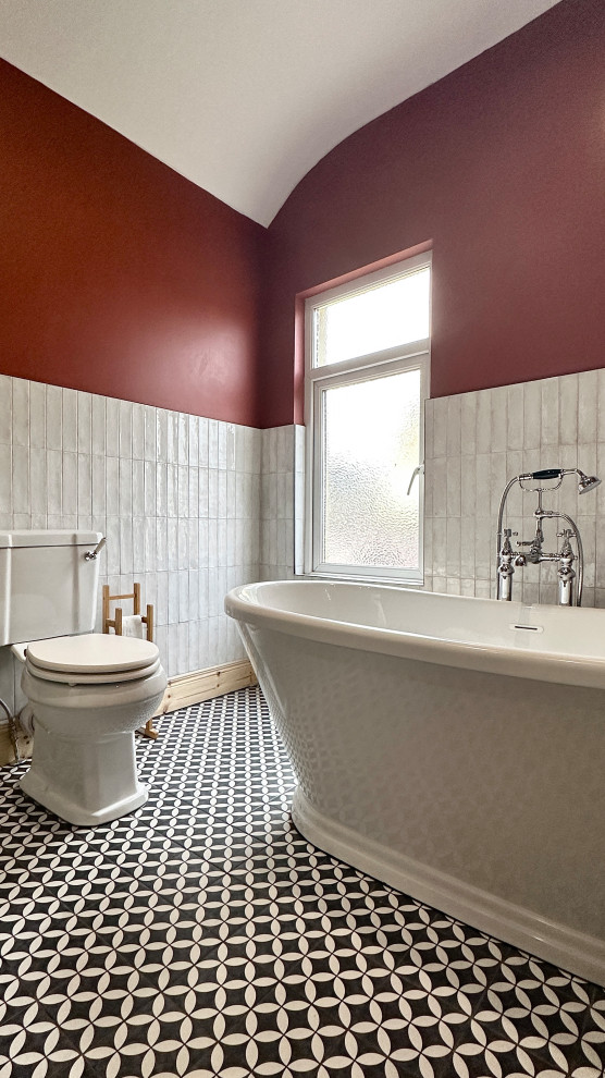 Traditional bathroom