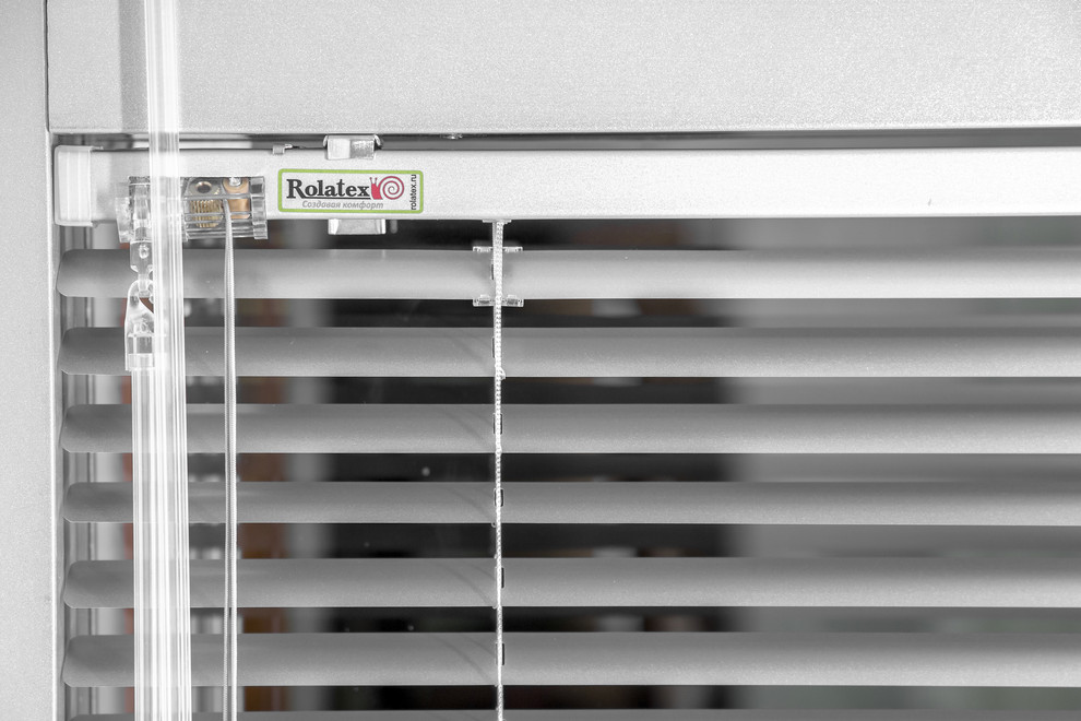 Горизонтальные жалюзи в офис