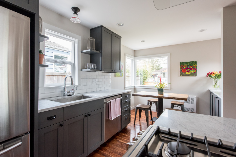 Transitional kitchen photo in Seattle