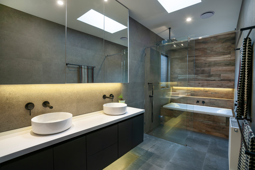 Contemporary bathroom in Melbourne.