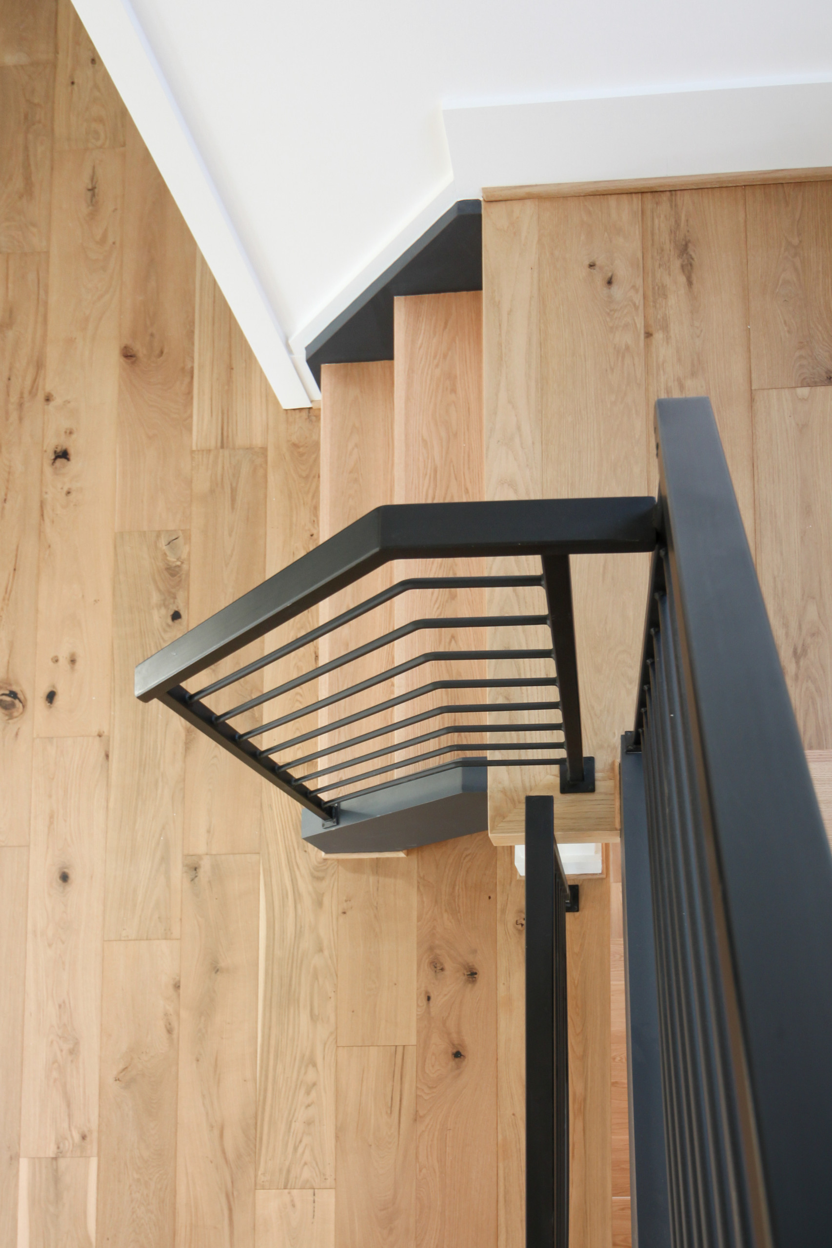 85_Sleek Three-Quarter Turn Multilevel-Staircase, McLean VA 22101