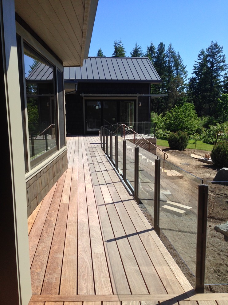 Inspiration for a modern deck in Seattle.