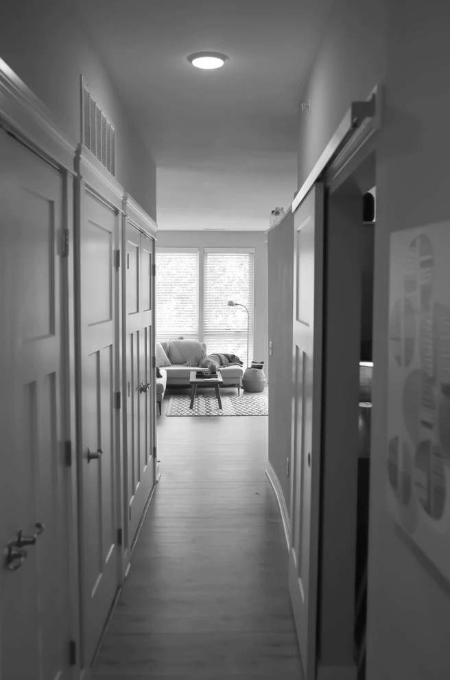 Transitional home design photo in Indianapolis