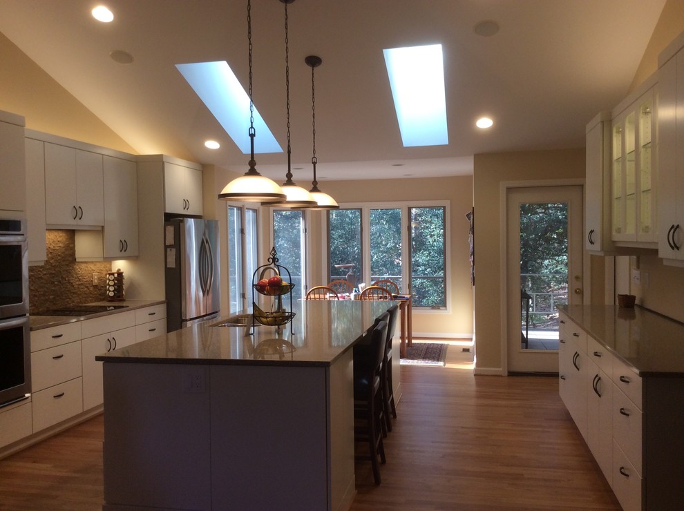 Kitchen - transitional kitchen idea