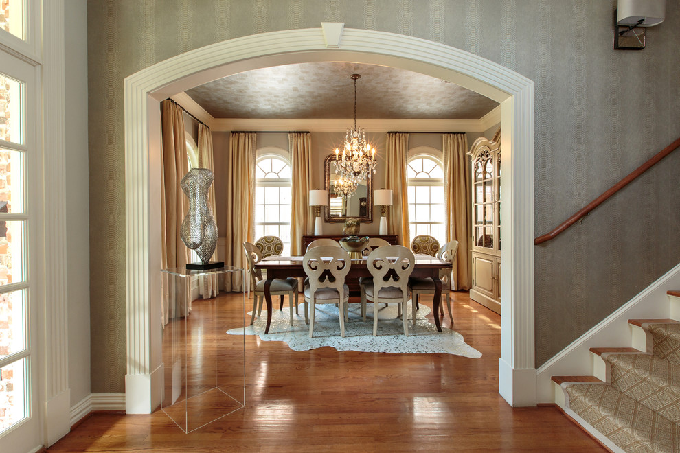 This is an example of a transitional entryway in Houston.