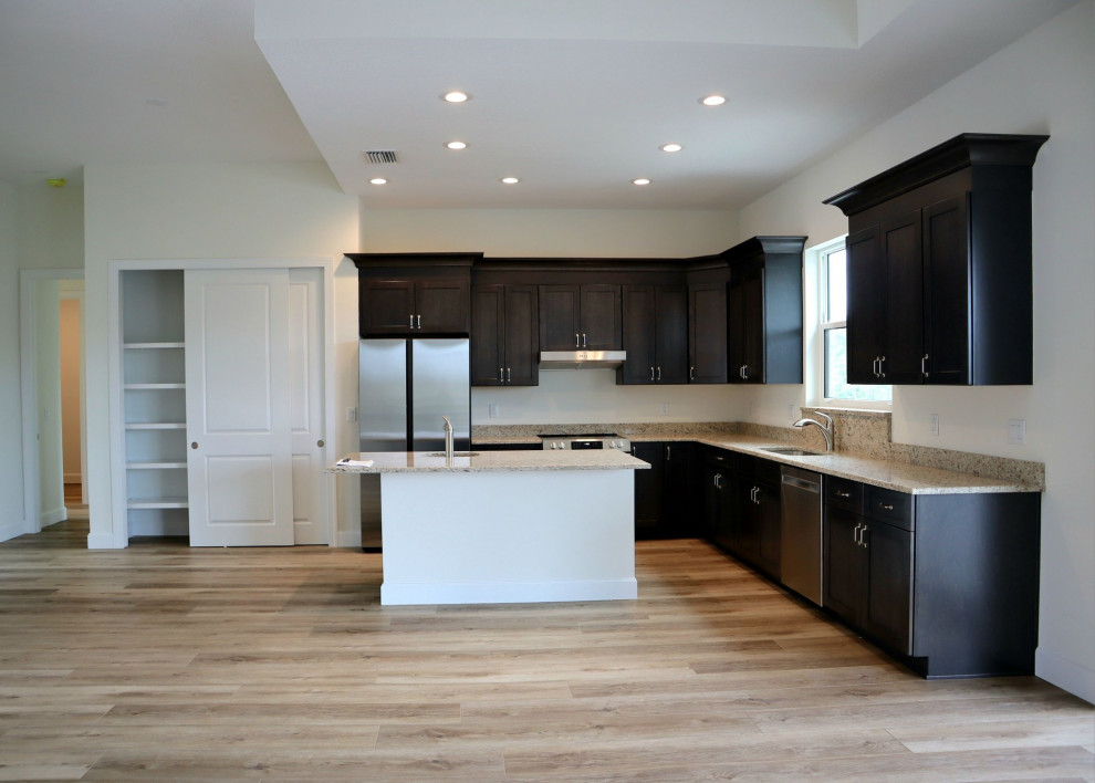 Bailey's Bluff Estates 2024-2025