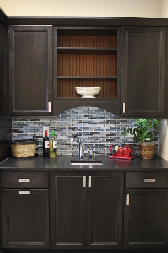 Home design - transitional home design idea in Milwaukee