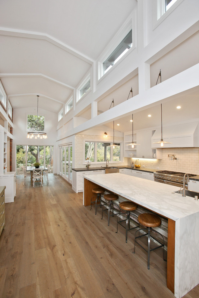Transitional kitchen photo in San Francisco