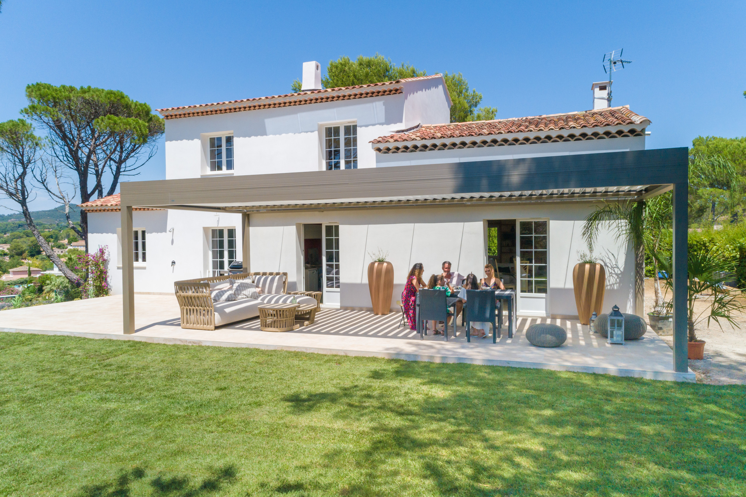 pergola bioclimatique haute gamme