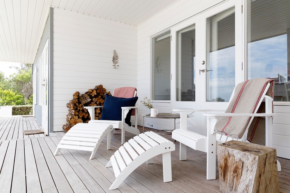 Beach style patio in Melbourne.