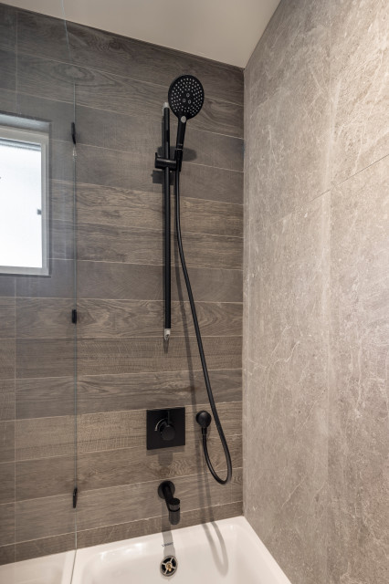22 Viscaino contemporary-bathroom