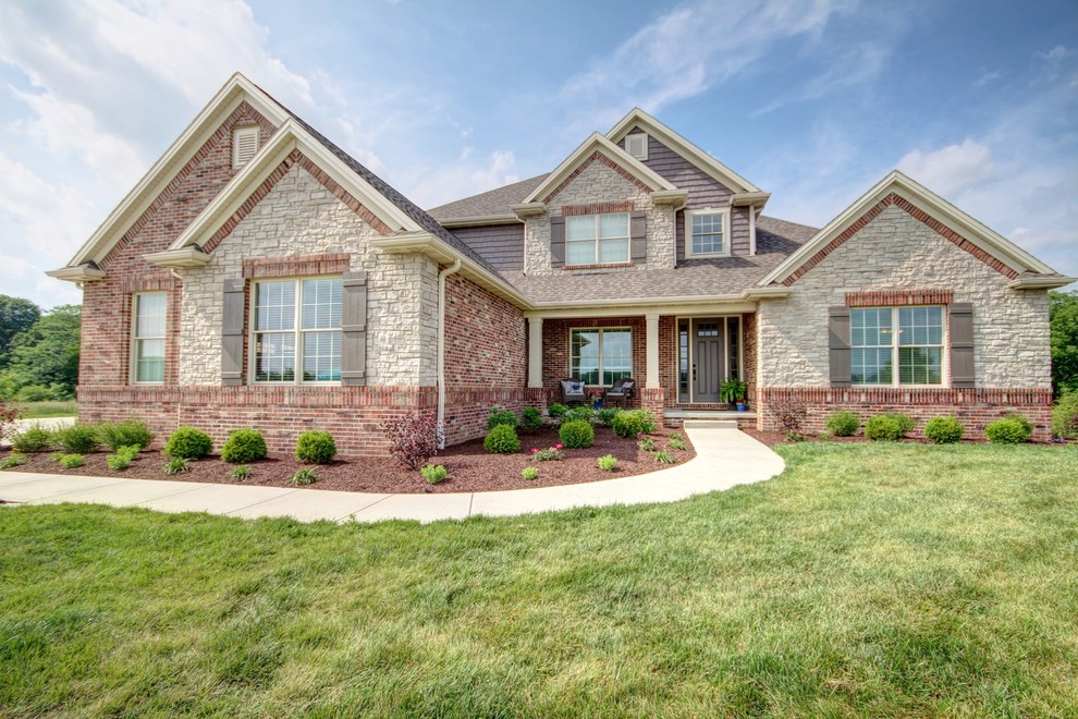 Home design - transitional home design idea in Chicago