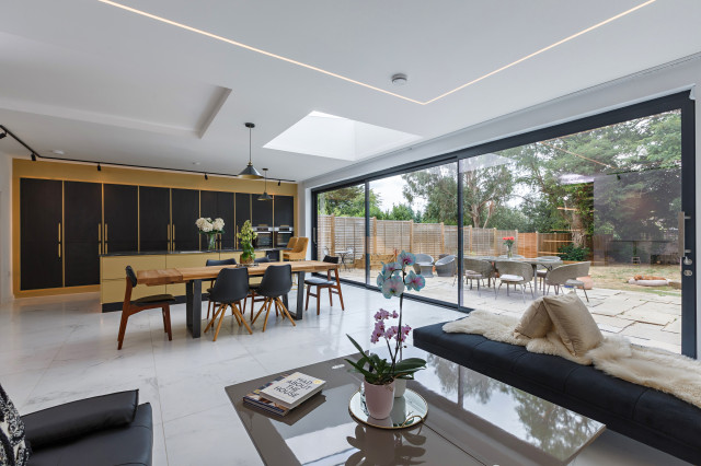 Spanswick modern-dining-room