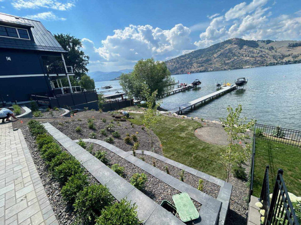 Lakeside Landscaping