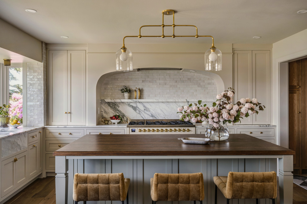 Elegant kitchen photo in Seattle