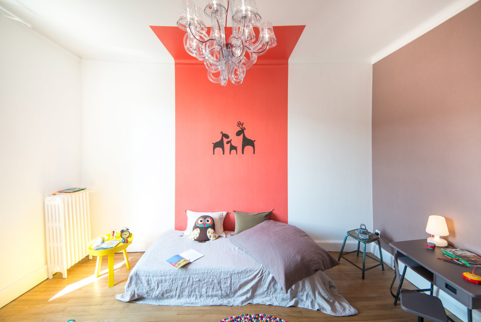 This is an example of a contemporary kids' room in Nancy.