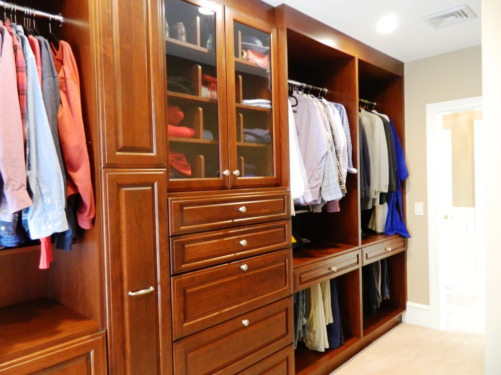 Inspiration for a transitional closet remodel in Boston