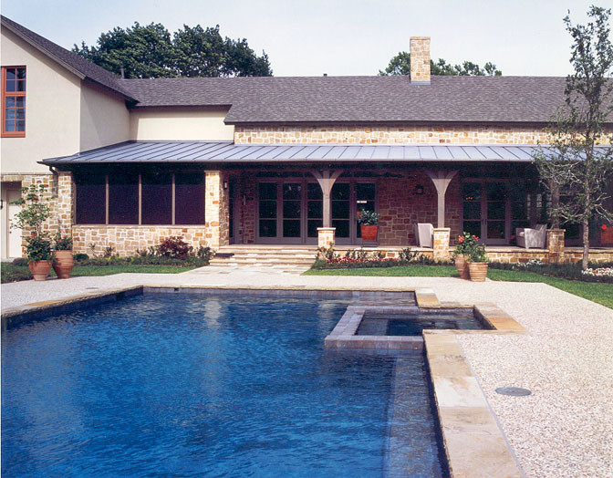 This is an example of a contemporary pool in Dallas.