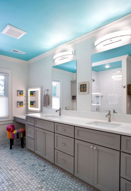 Inspiration for a small traditional master bathroom in Other with a two-piece toilet, multi-coloured walls, an undermount sink, quartzite benchtops, white benchtops, shaker cabinets, grey cabinets, an alcove shower, white tile, subway tile, marble floors, white floor and a hinged shower door.
