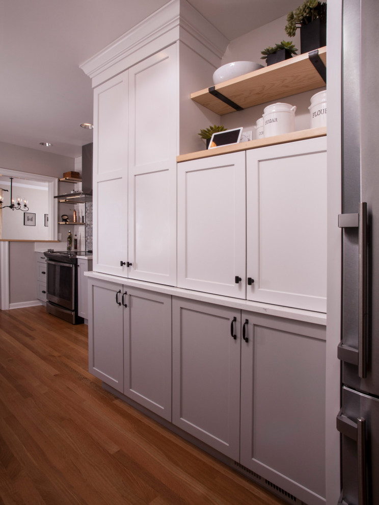 Transitional home design photo in Seattle