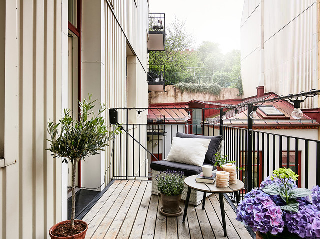 Linn&eacute;staden, Prinsgatan 6 scandinavian-balcony