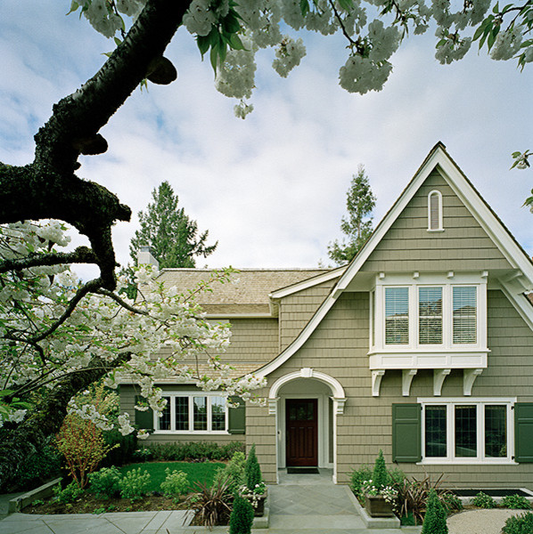 Conard Romano Architects traditional-entry