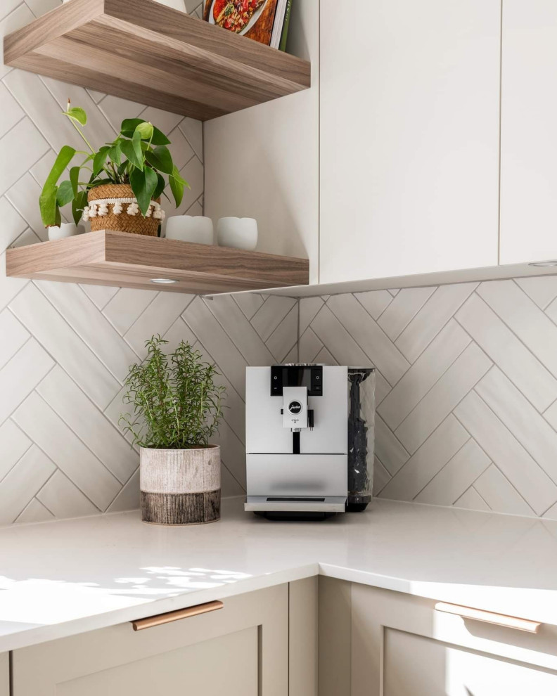 Bright Transitional Kitchen Blainville