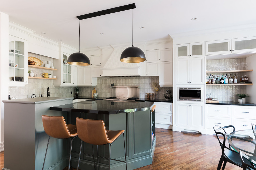 Kitchen - transitional kitchen idea in Toronto