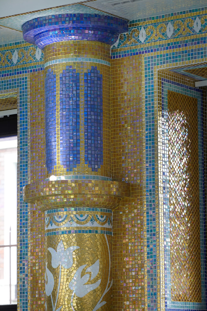 Художественная сборка панно из мозаики