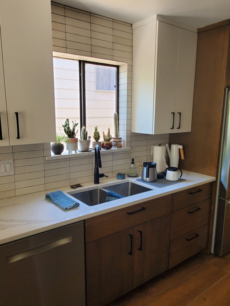 Home design - transitional home design idea in Austin