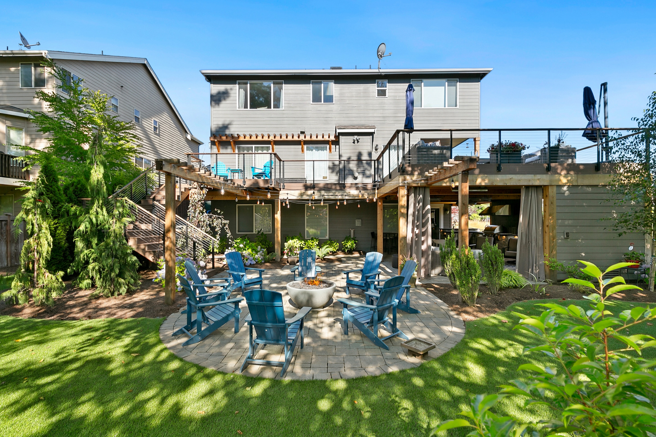 2-level entertaining in Sammamish
