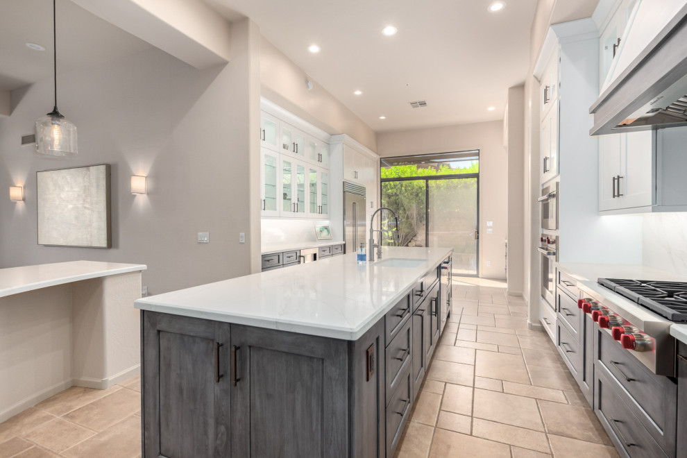 Transitional kitchen photo in Phoenix