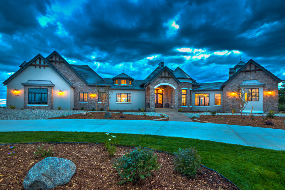 Inspiration for a transitional home design remodel in Denver