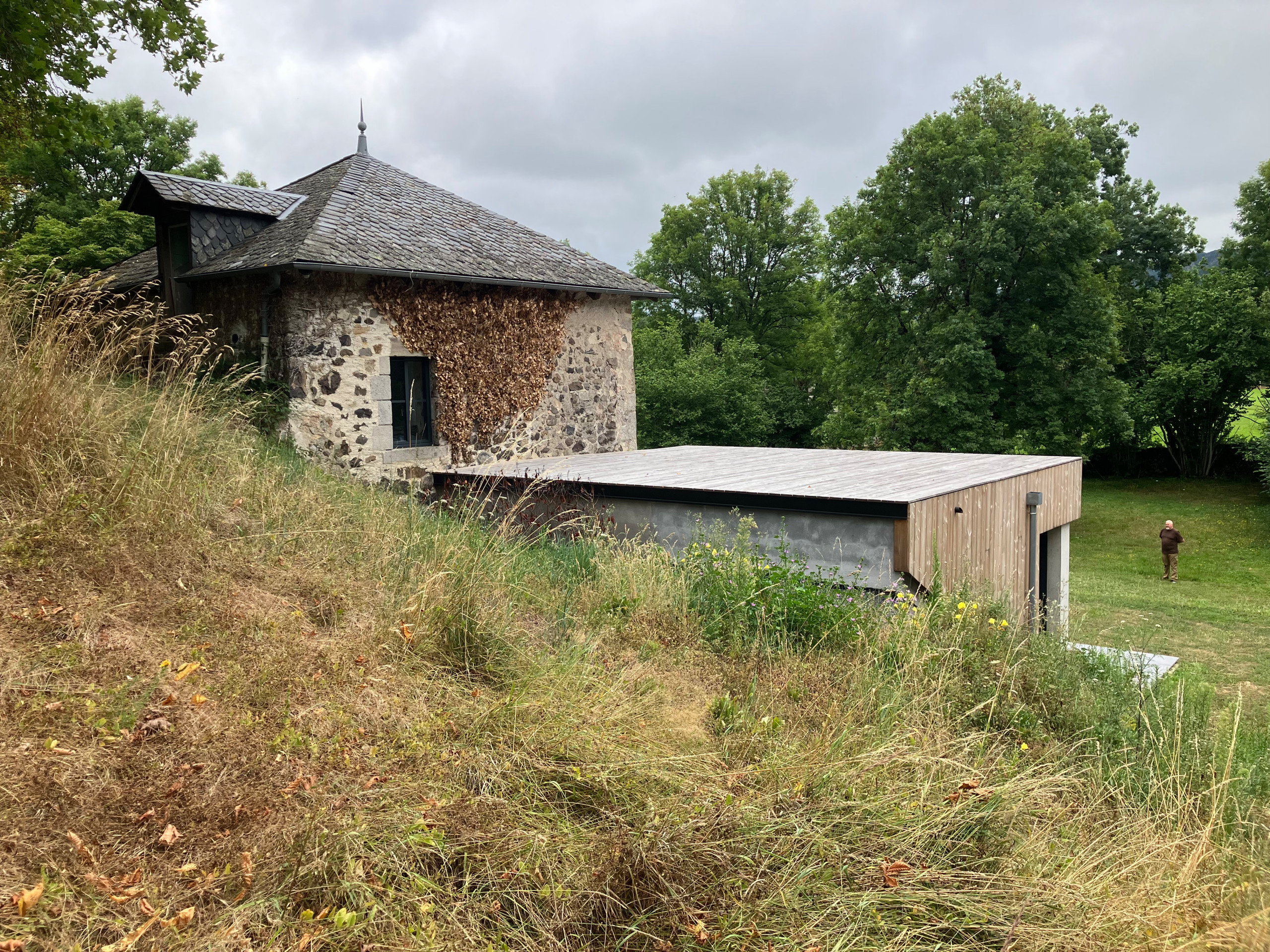 EXTENSION DE L'ANNEXE D'UN CHATEAU à YDES (Montfouilloux)