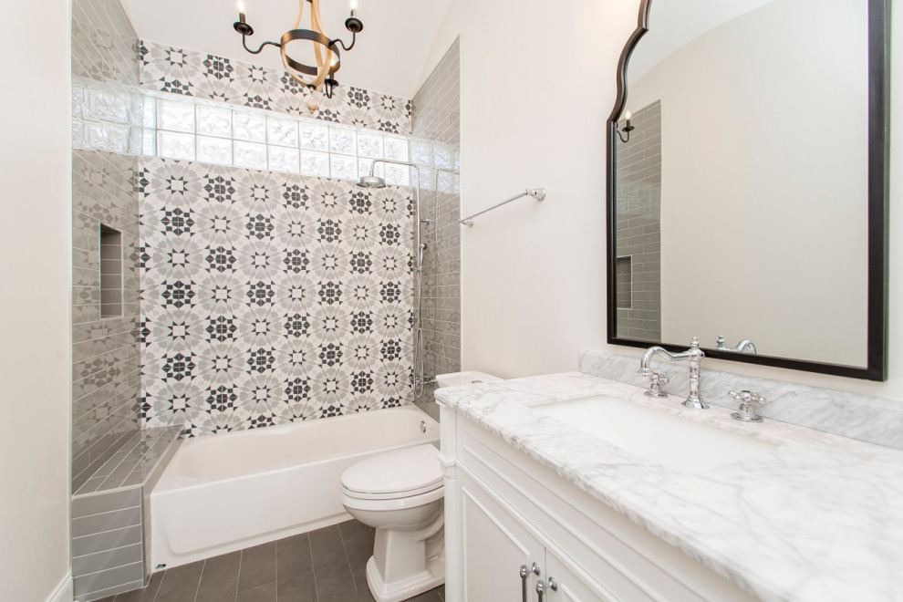 Bathroom - transitional bathroom idea in New Orleans