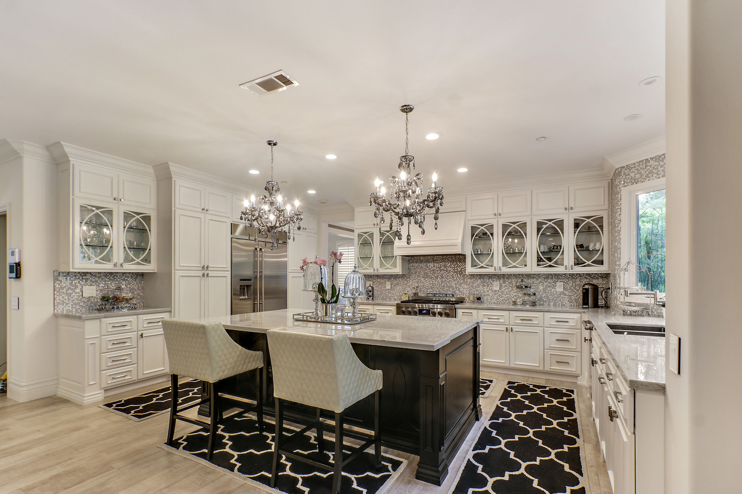 Ebony and Ivory Dream Kitchen