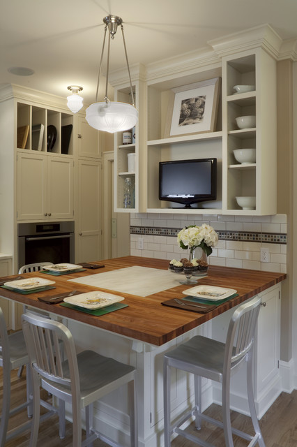 1920 Colonial Kitchen clasico-cocina