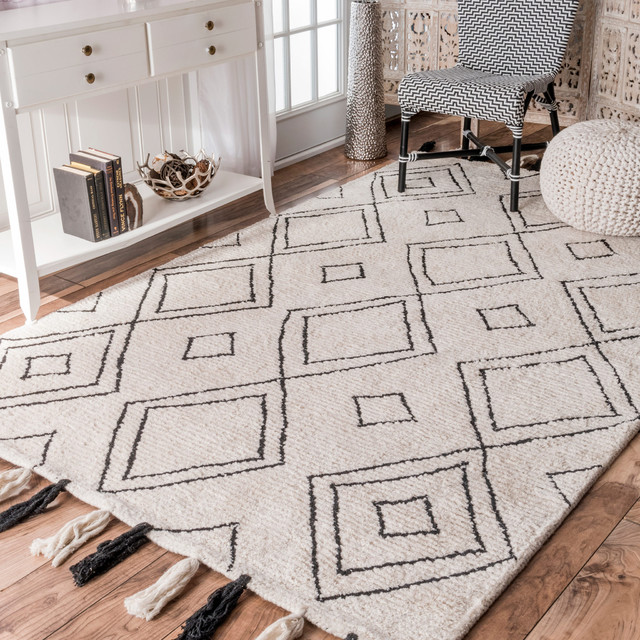 Hand Tufted Moroccan Diamond Tassel Area Rug Scandinavian