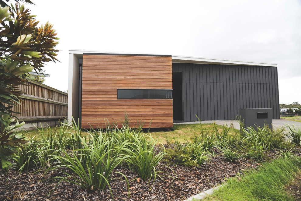 This is an example of a contemporary exterior in Sunshine Coast.