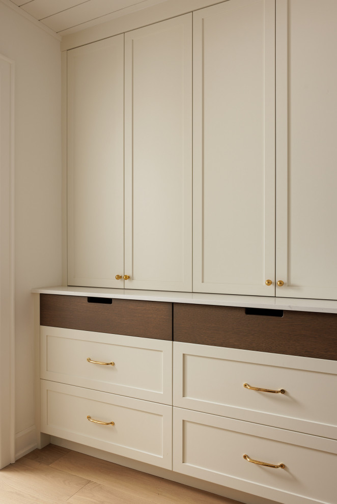 Home design - transitional home design idea in Toronto