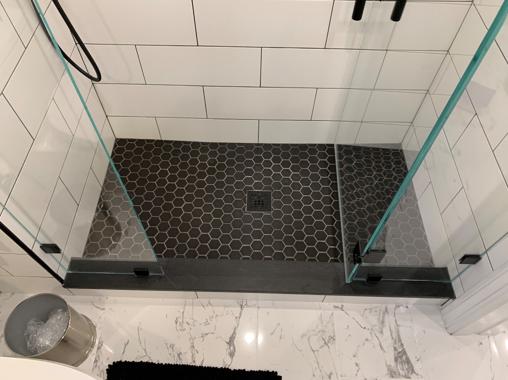 Transitional bathroom in New York.