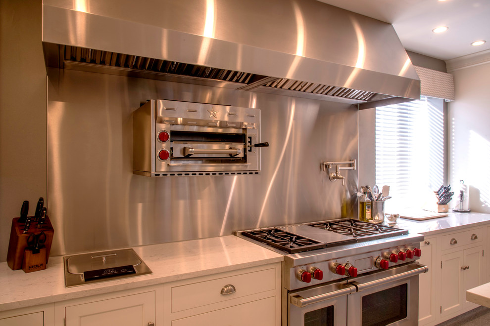Kitchen - transitional kitchen idea in Philadelphia