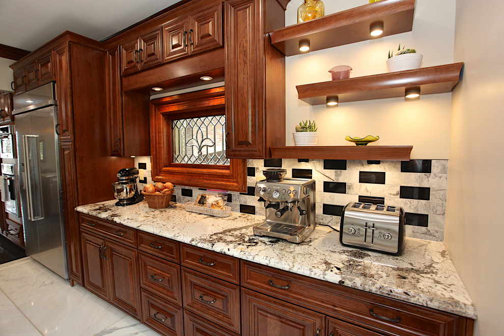 Inspiration for a transitional home design remodel in Indianapolis