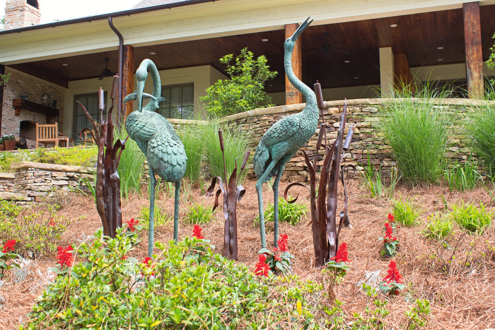 Inspiration for a traditional landscaping in Jackson.