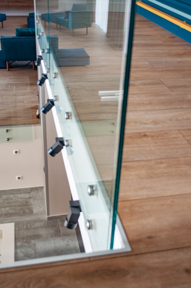 Лестница консольная с подсветкой