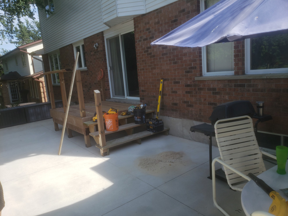 Small Deck Install (Kitchener)